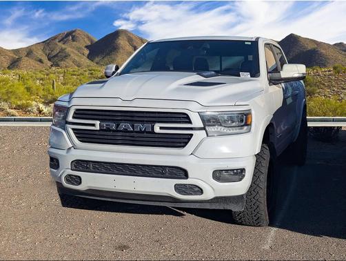 Bright White Clearcoat 2022 RAM 1500 Laramie