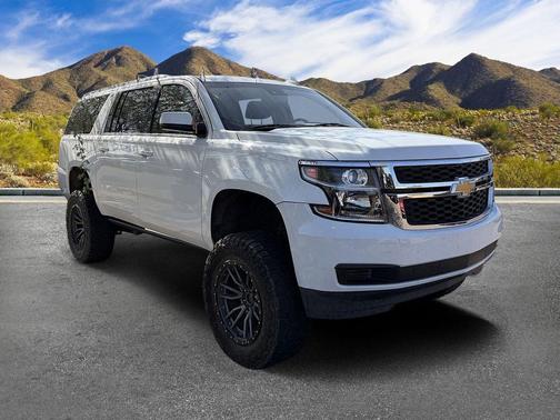 Summit White 2019 Chevrolet Suburban LT
