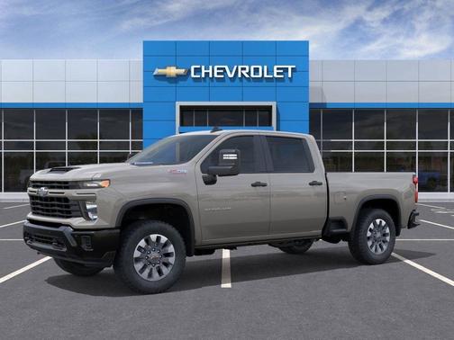 White Sands 2026 Chevrolet Silverado 2500 Custom