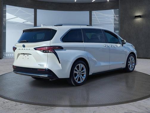 2021 Toyota Sienna Platinum