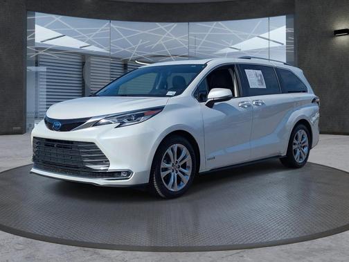 2021 Toyota Sienna Platinum