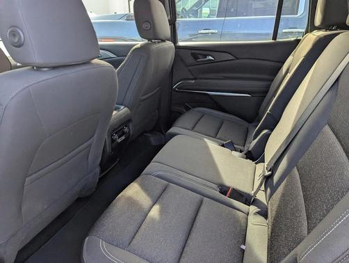 2024 Chevrolet Traverse LS