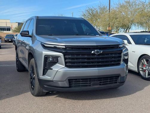 2024 Chevrolet Traverse LS