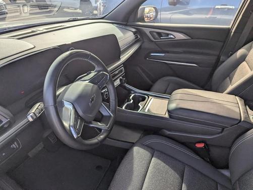 2024 Chevrolet Traverse LS