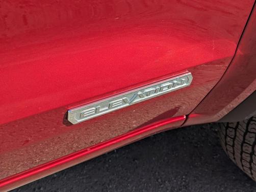 2024 GMC Canyon Elevation