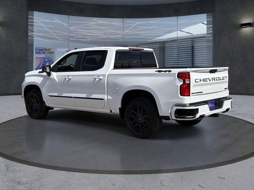 Summit White 2025 Chevrolet Silverado 1500 RST