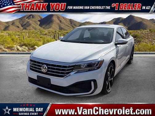 Pure White 2020 Volkswagen Passat 2.0T R-Line