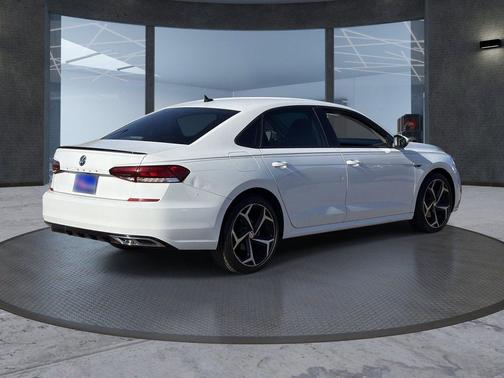 Pure White 2020 Volkswagen Passat 2.0T R-Line