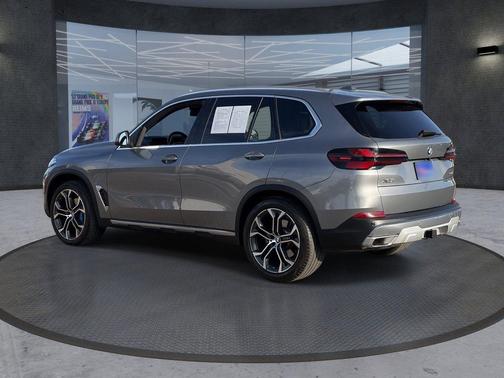 Skyscraper Grey Metallic 2024 BMW X5 xDrive40i