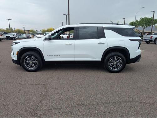 Summit White 2026 Chevrolet Traverse LT