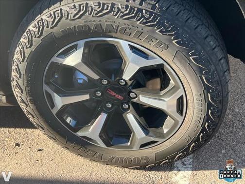 2025 GMC Yukon 4WD AT4