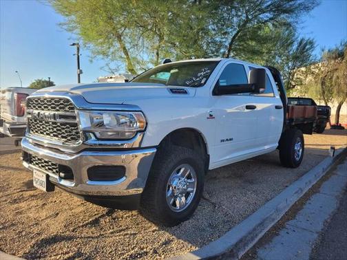 2022 RAM 3500 Tradesman Crew Cab 4x4 6'4' Box