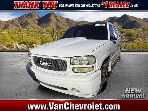 Summit White 2004 GMC Yukon Denali