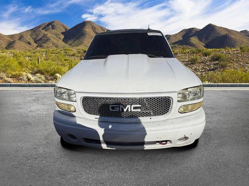 Summit White 2004 GMC Yukon Denali