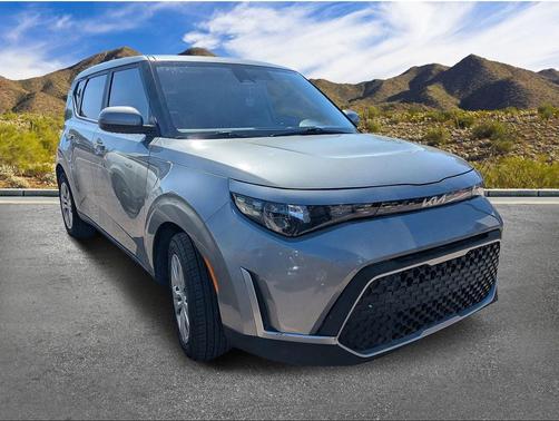 Gray 2023 Kia Soul LX
