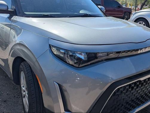 Gray 2023 Kia Soul LX