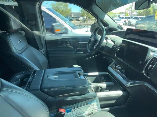 Agate Black Metallic 2026 Ford Expedition Max Platinum