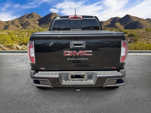 Onyx Black 2022 GMC Canyon AT4