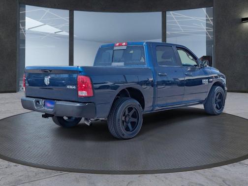 Patriot Blue Pearlcoat 2020 RAM 1500 Classic SLT
