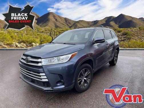 2017 Toyota Highlander LE I4