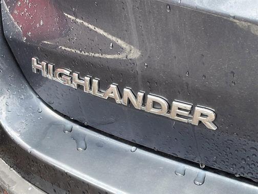 2017 Toyota Highlander LE I4