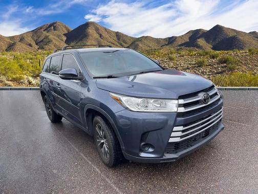 2017 Toyota Highlander LE I4