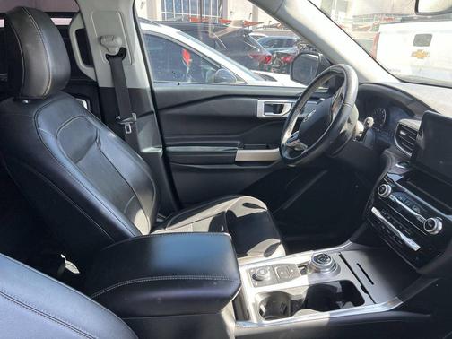 Agate Black Metallic 2021 Ford Explorer Limited