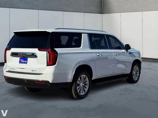 2022 GMC Yukon XL SLT