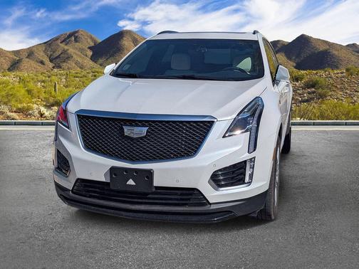 Crystal White Tricoat 2022 Cadillac XT5 Sport