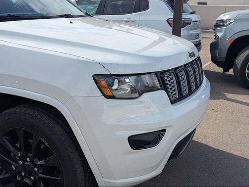 Bright White Clearcoat 2019 Jeep Grand Cherokee Altitude