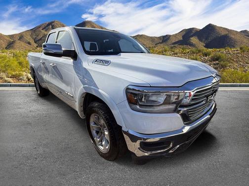 Bright White Clearcoat 2020 RAM 1500 Laramie