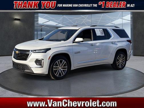 Iridescent Pearl Tricoat 2023 Chevrolet Traverse High Country