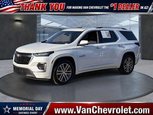 Iridescent Pearl Tricoat 2023 Chevrolet Traverse High Country