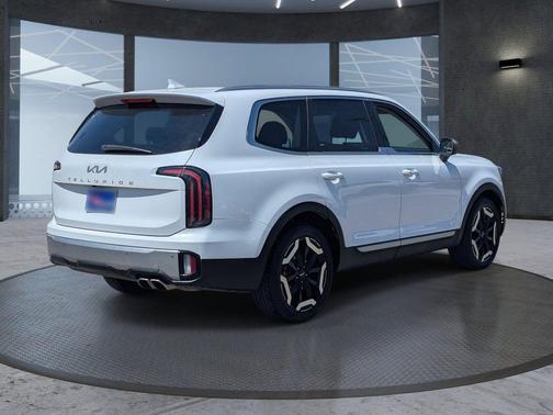 2023 Kia Telluride EX