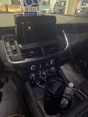 Summit White 2024 GMC Yukon XL 4WD AT4