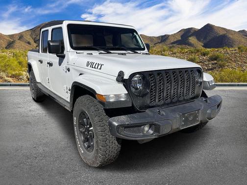 Bright White Clearcoat 2021 Jeep Gladiator Willys 4x4