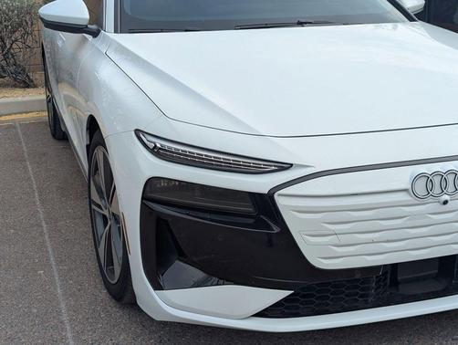 Glacier White Metallic 2025 Audi A6 e-tron Prestige