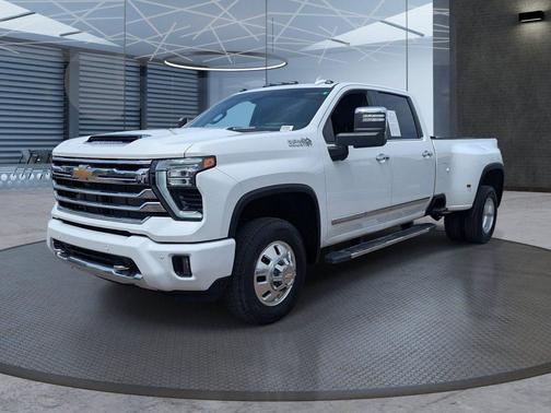 Summit White 2024 Chevrolet Silverado 3500 High Country