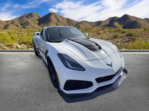 Arctic White 2019 Chevrolet Corvette ZR1
