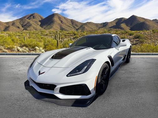 Arctic White 2019 Chevrolet Corvette ZR1