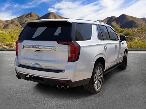 White Frost Tricoat 2023 GMC Yukon Denali