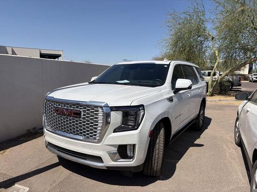 White Frost Tricoat 2023 GMC Yukon Denali