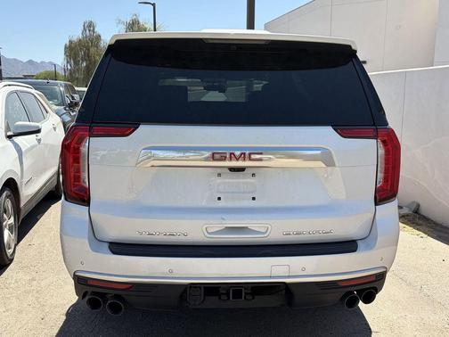 White Frost Tricoat 2023 GMC Yukon Denali