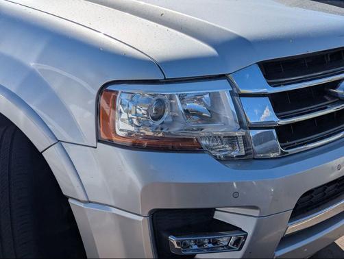 White Platinum Metallic Tri-Coat 2017 Ford Expedition Limited