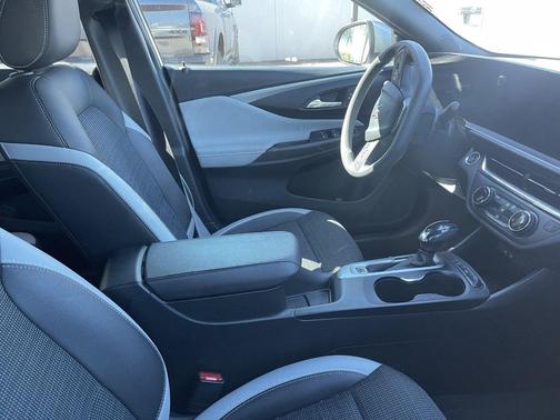 Moonstone Gray Metallic 2026 Buick Envista Preferred