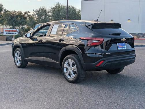 2025 Chevrolet Trax LS