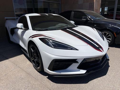 Arctic White 2024 Chevrolet Corvette Stingray w/2LT