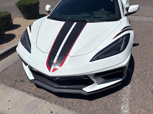 Arctic White 2024 Chevrolet Corvette Stingray w/2LT
