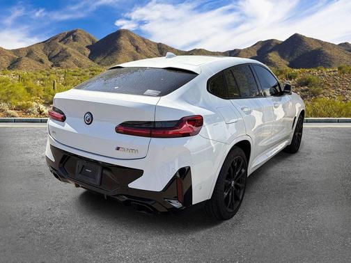 Alpine White 2023 BMW X4 M40i