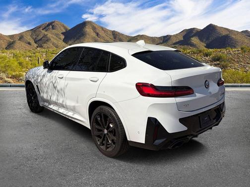 Alpine White 2023 BMW X4 M40i